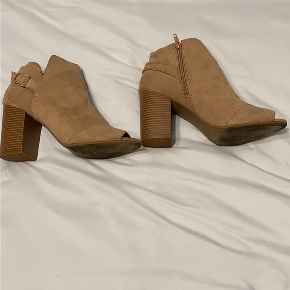 APT.9 Tan booties. - Picture 2 of 5